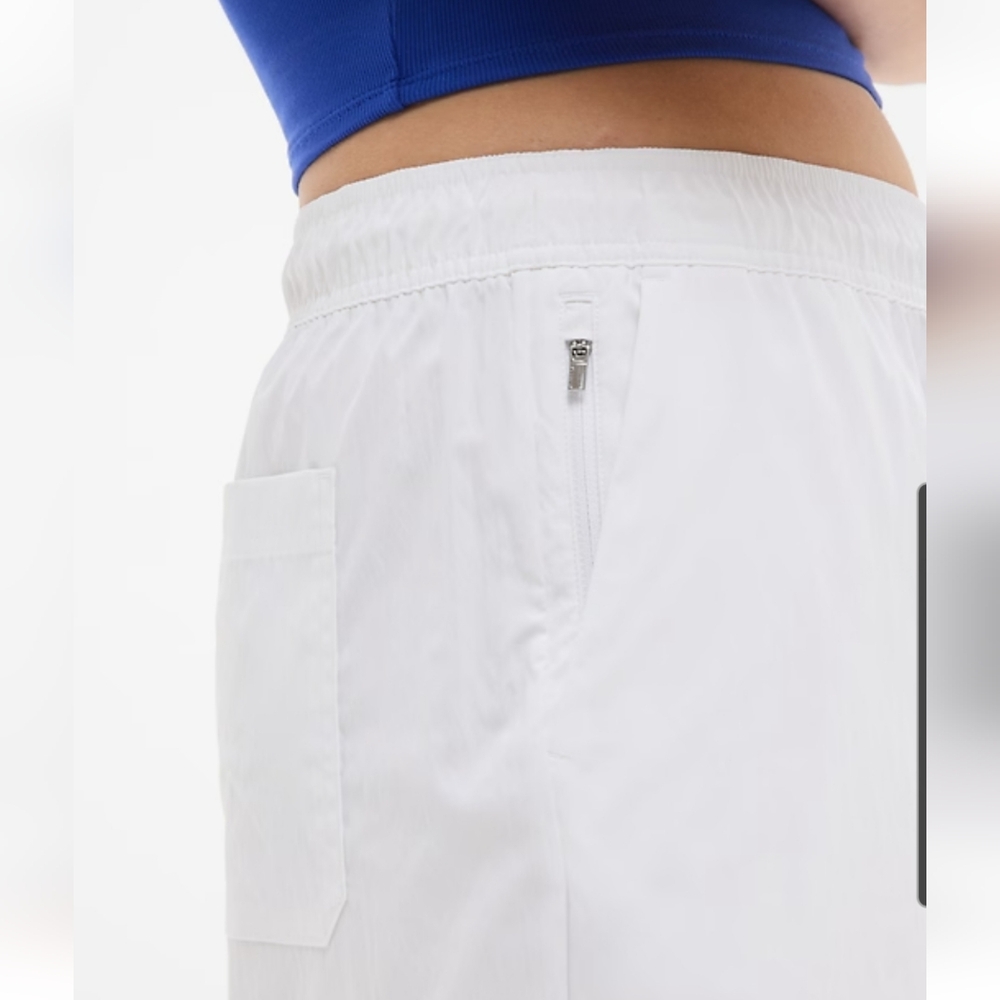 Athleta NWT Mid Rise Wide Leg Crop Pants Size Petite Large - Picture 3 of 5